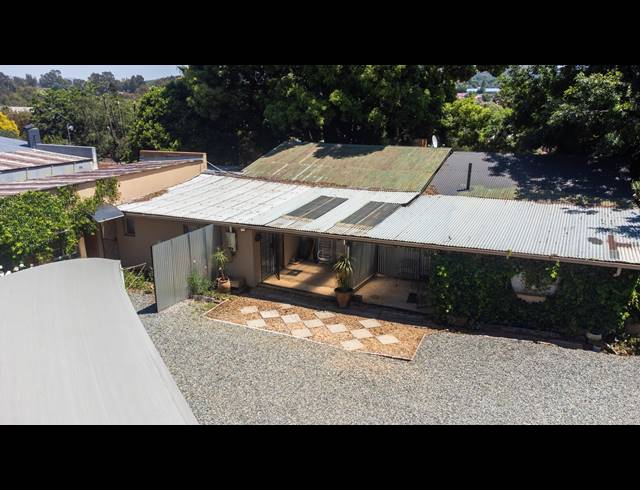 6 BEDROOM FREEHOLD FOR SALE IN HEIDELBERG CENTRAL